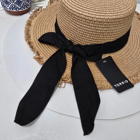 Torrid - Frayed Edge Boater Hat in Natural - Picture 4 of 9